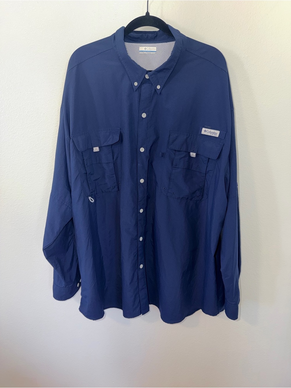 Columbia Men’s Dark Blue Long-Sleeve Button-Down Fishing Shirt